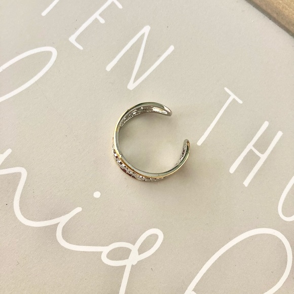 Daisy Antique Silver and Gold Adjustable Ring - Picture 5 of 9